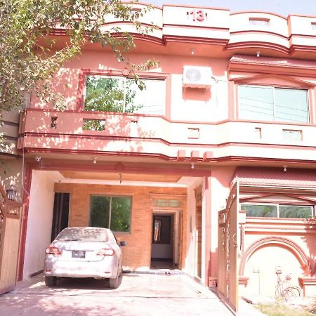 Redbury Guesthouse Islamabad Esterno foto