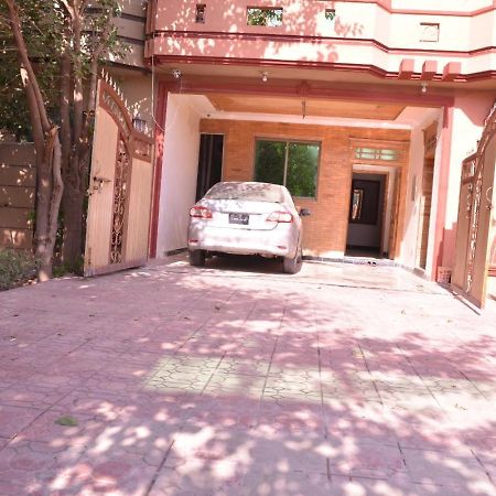 Redbury Guesthouse Islamabad Esterno foto
