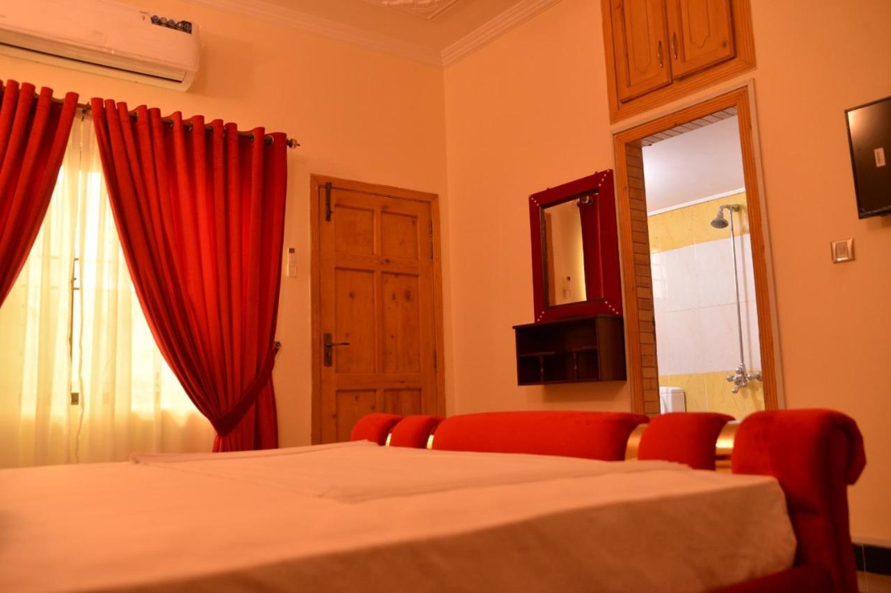 Redbury Guesthouse Islamabad Esterno foto
