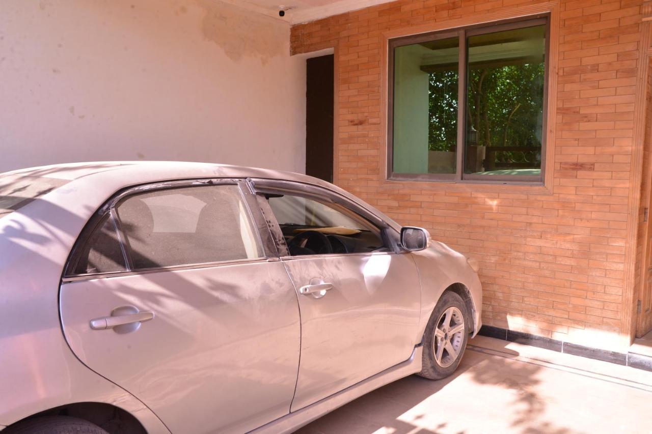 Redbury Guesthouse Islamabad Esterno foto
