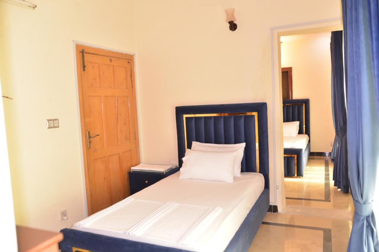 Redbury Guesthouse Islamabad Esterno foto