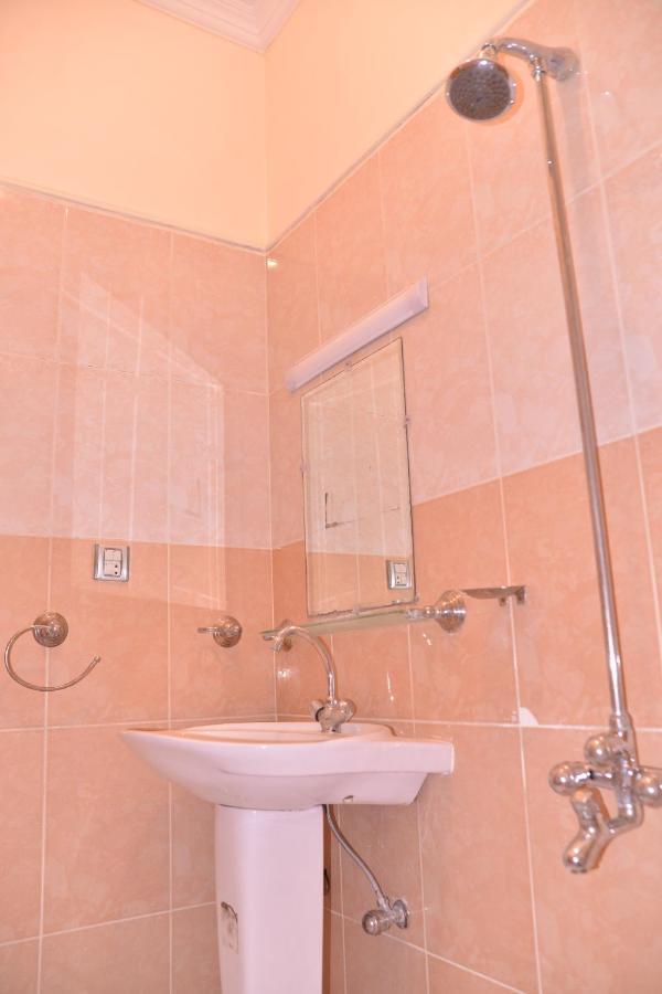 Redbury Guesthouse Islamabad Esterno foto
