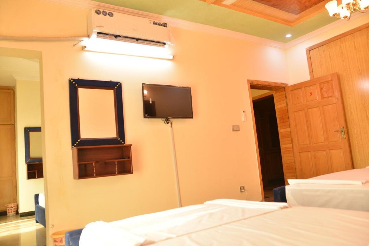 Redbury Guesthouse Islamabad Esterno foto