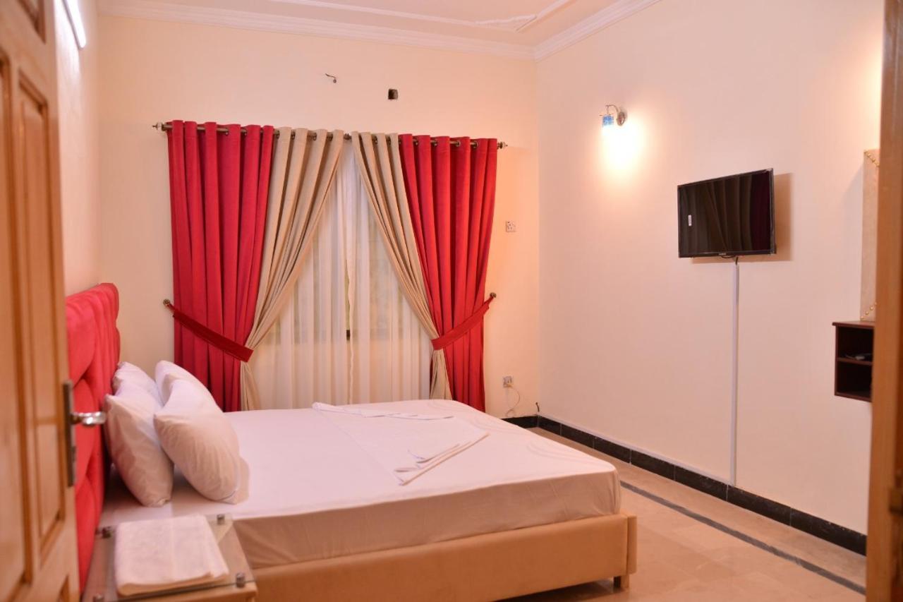 Redbury Guesthouse Islamabad Esterno foto