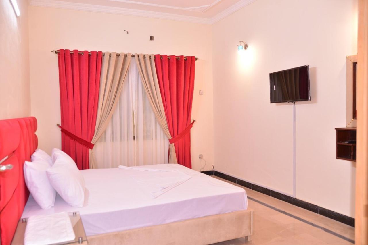 Redbury Guesthouse Islamabad Esterno foto