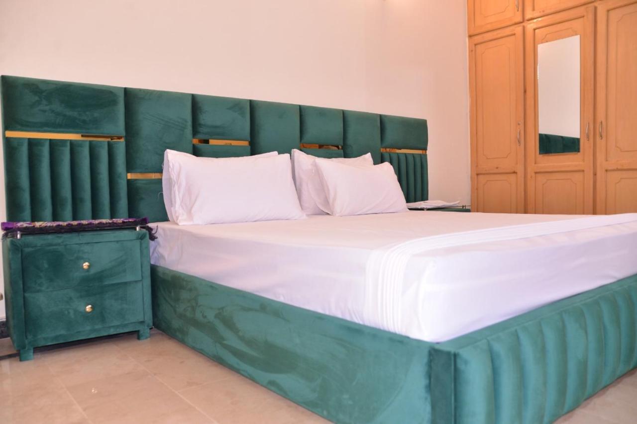 Redbury Guesthouse Islamabad Esterno foto